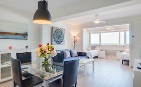 Eden Roc Beachfront Apartments